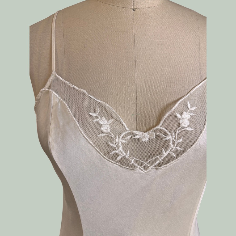 90s Lingerie Victoria's Secret Silk Embroidered Heart Slip Large Cream Vintage - Picture 6 of 12